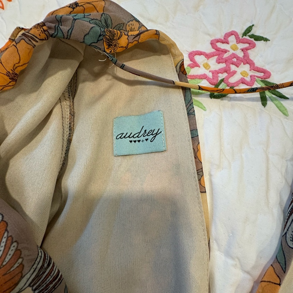 Flutter Romper Size S - image 3